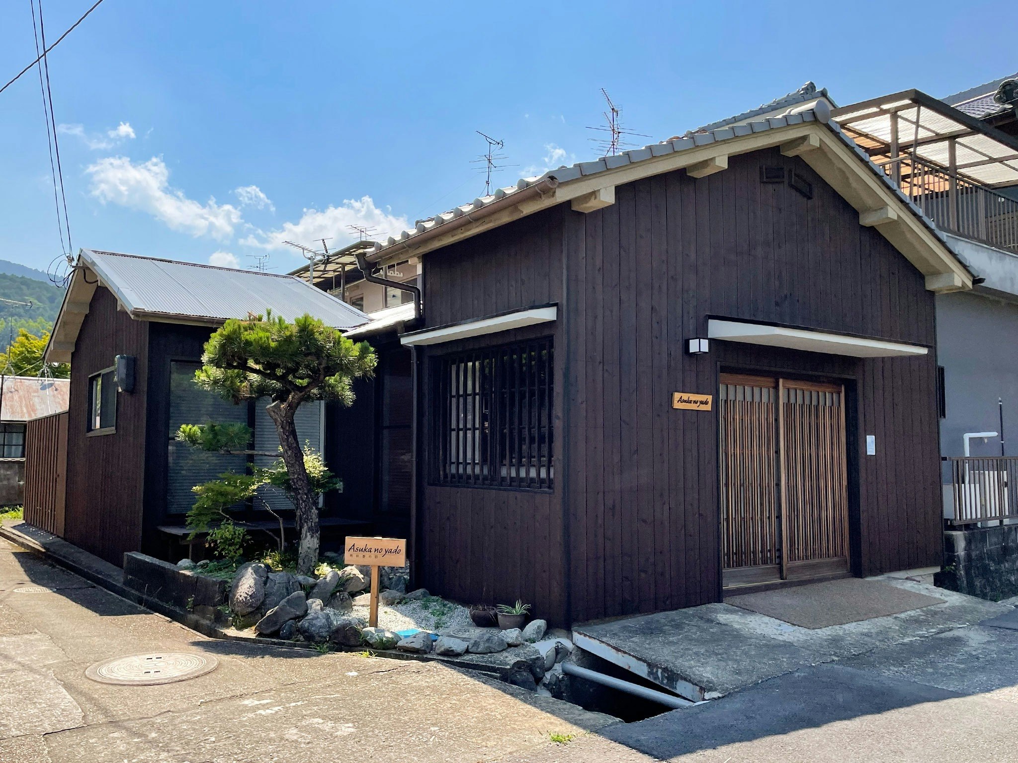 古代日本の中心地「明日香村」の小さなリノベーション一軒家を完全貸切。日本画を堪能する宿。